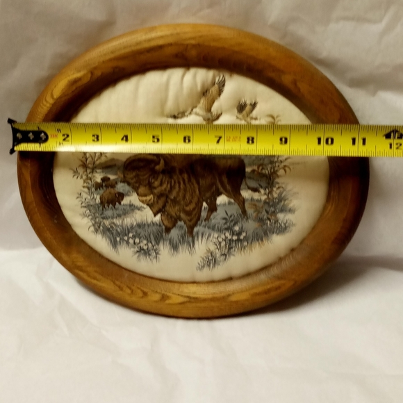 Vintage Oval Handmade Quilted Bisons & Eagles Solid Wood Framed 12"x10" - Picture 6 of 7
